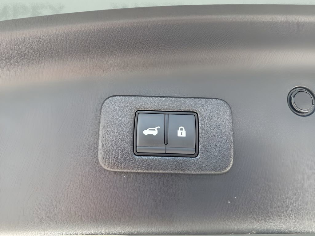 Used 2024 Nissan Armada Platinum w/ Captain's Chairs Package image 33