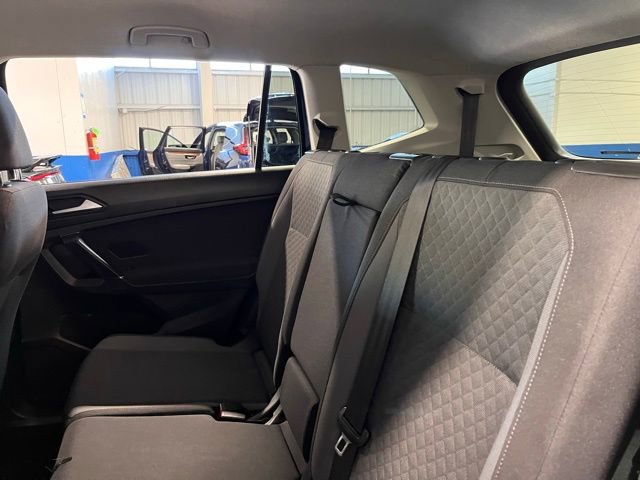 Used 2020 Volkswagen Tiguan S image 18