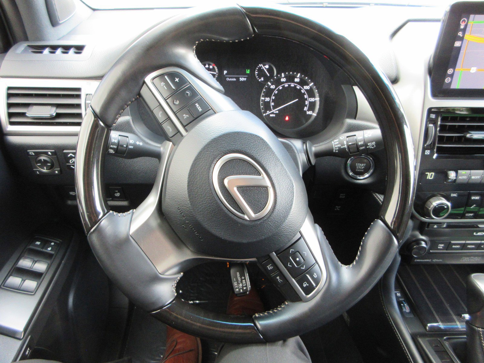 Used 2023 Lexus GX 460 Luxury w/ Sport Design Package AWD/4WD image 39