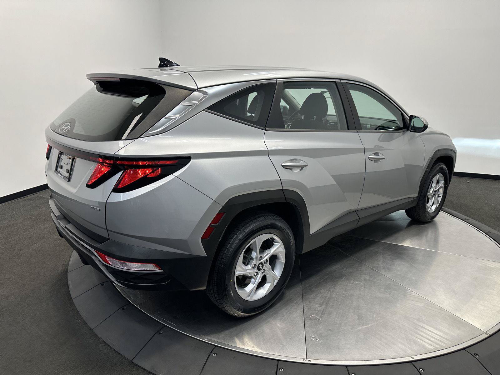 Used 2022 Hyundai Tucson SE AWD/4WD image 7