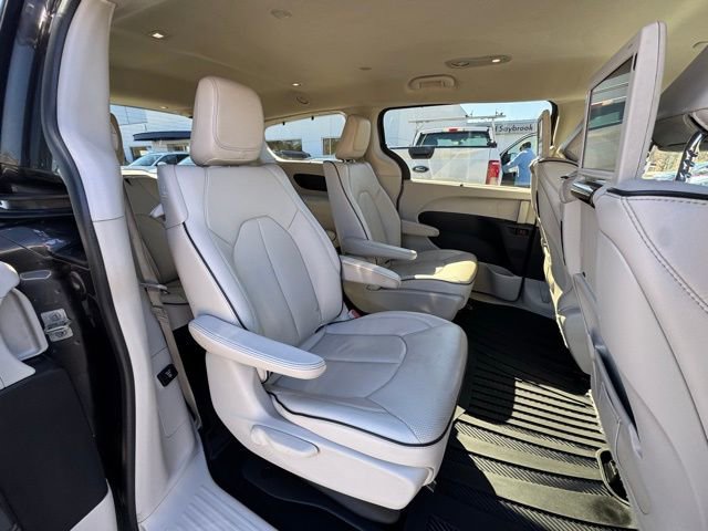 Used 2018 Chrysler Pacifica Limited w/ Advanced Safetytec Group image 24