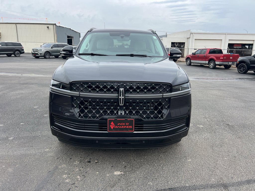 New 2026 Lincoln Navigator L Reserve w/ Jet Appearance Package image 2
