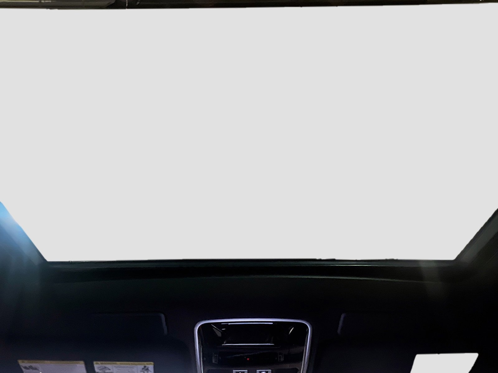 Used 2019 Land Rover Range Rover Sport SVR image 17