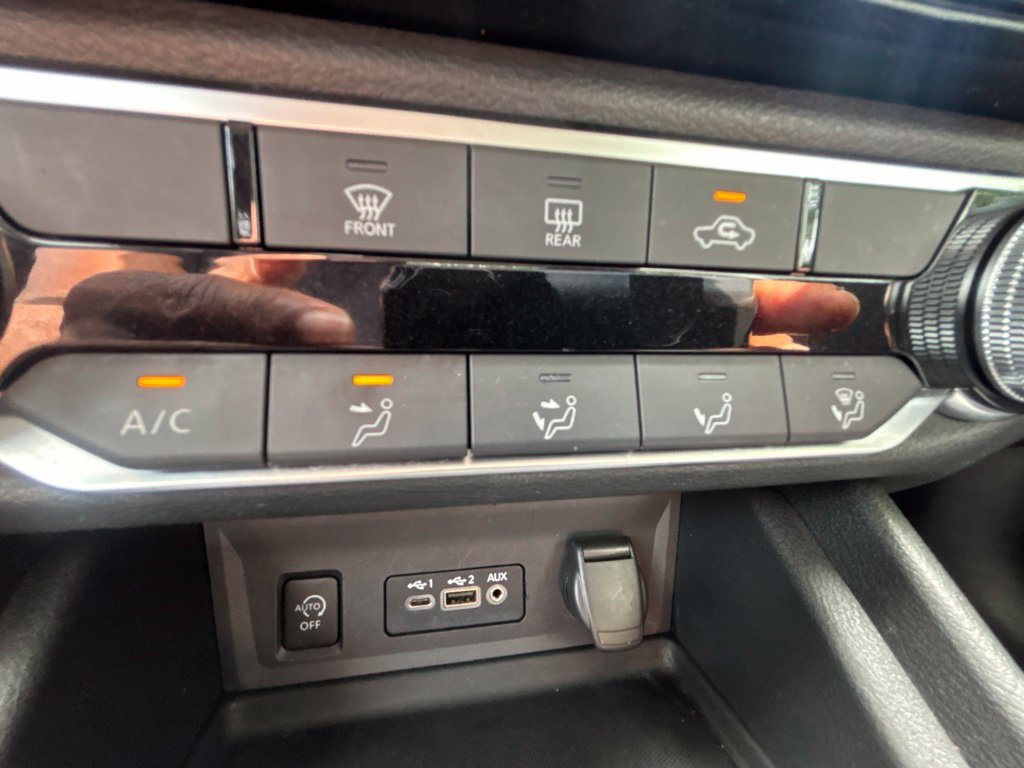 Used 2024 Nissan Sentra SV FWD image 16