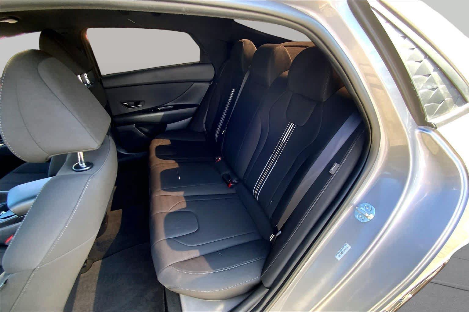 Used 2025 Hyundai Elantra Sport FWD image 18