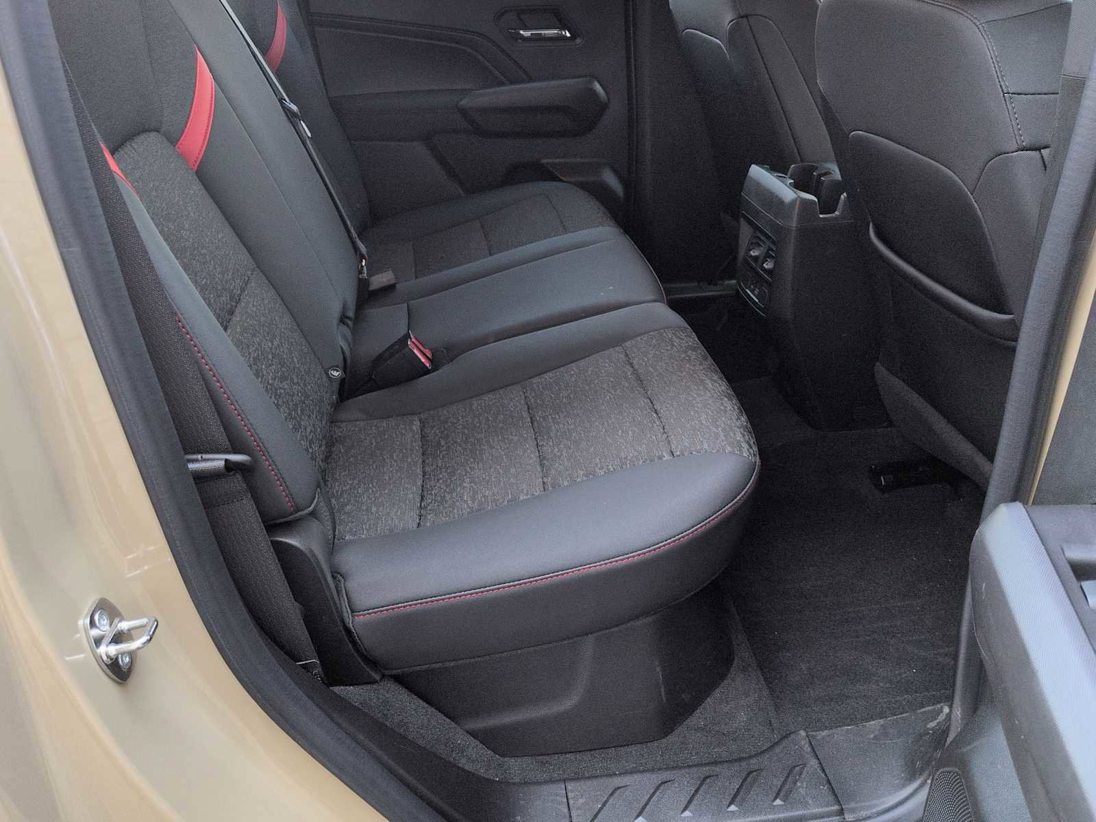 Used 2023 Chevrolet Colorado Z71 w/ Z71 Convenience Package 2 AWD/4WD image 21