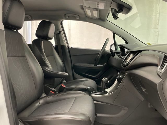 Used 2019 Chevrolet Trax LT w/ LT Convenience Package FWD image 13