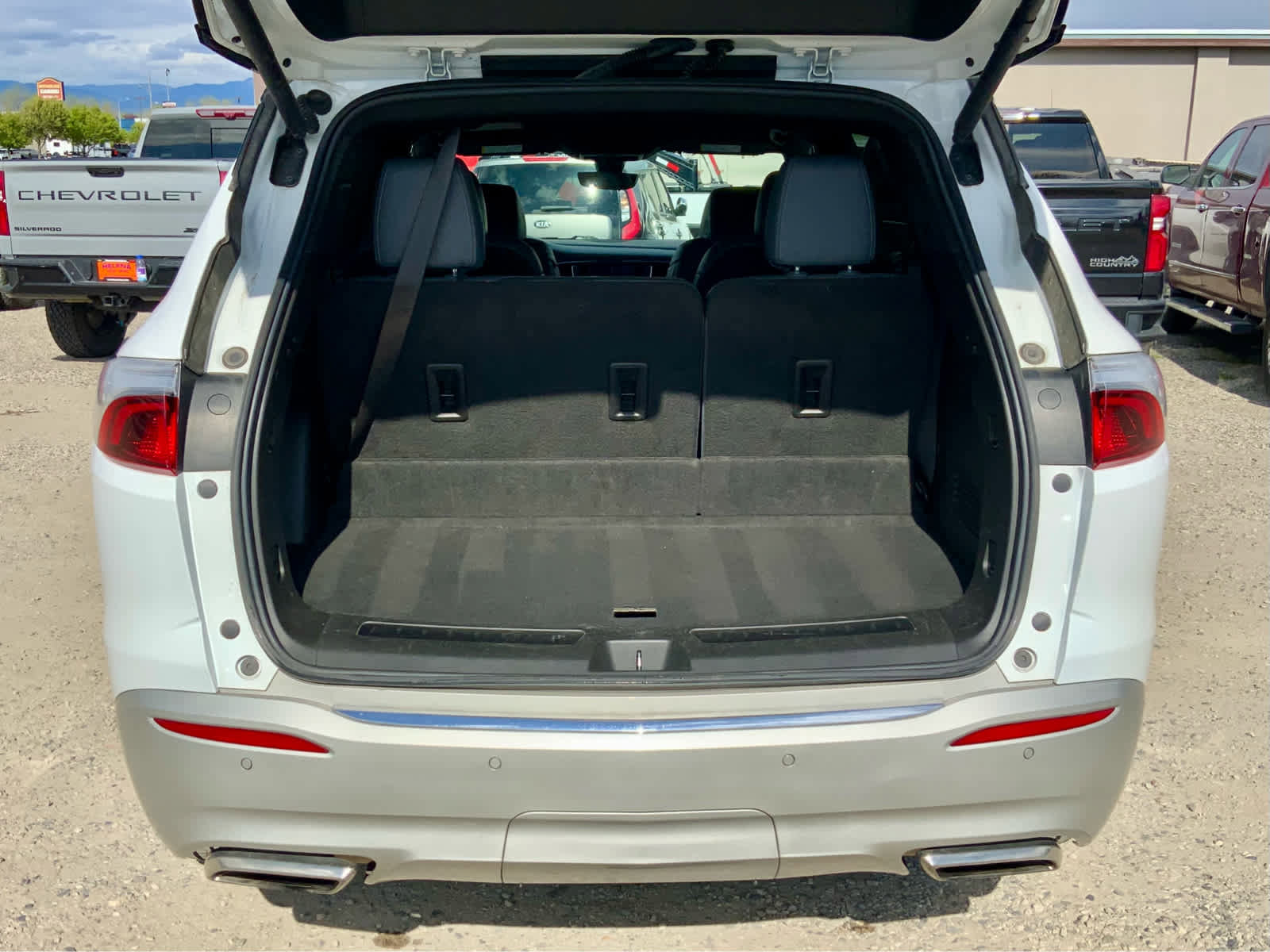 Used 2022 Buick Enclave Premium AWD/4WD image 20
