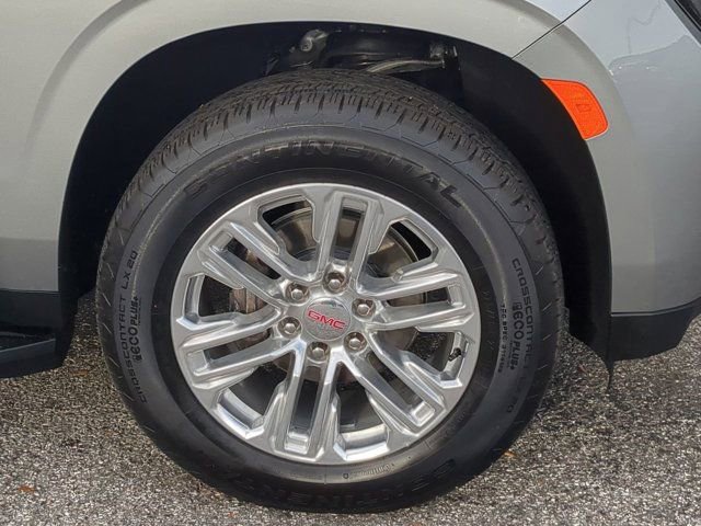 Used 2024 GMC Yukon SLE w/ Gmc Pro Safety Plus Package image 11