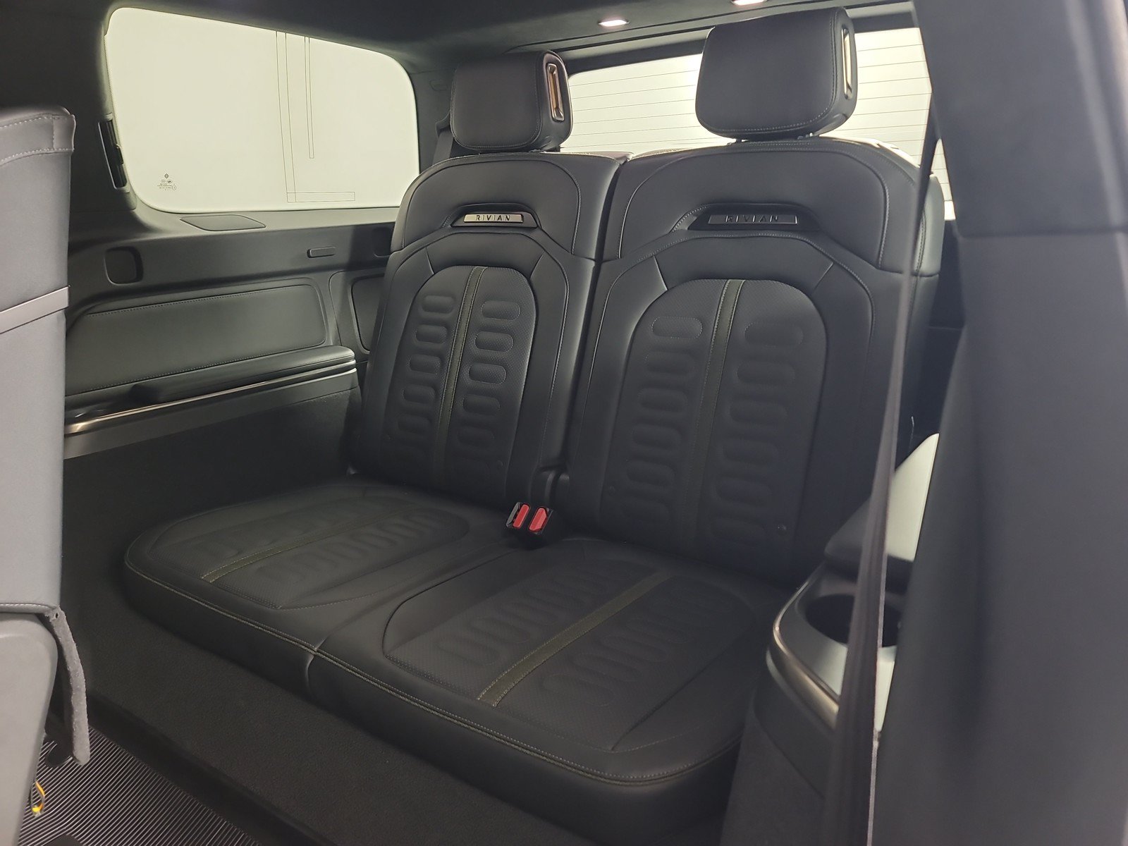 Used 2024 Rivian R1S Adventure AWD/4WD image 22