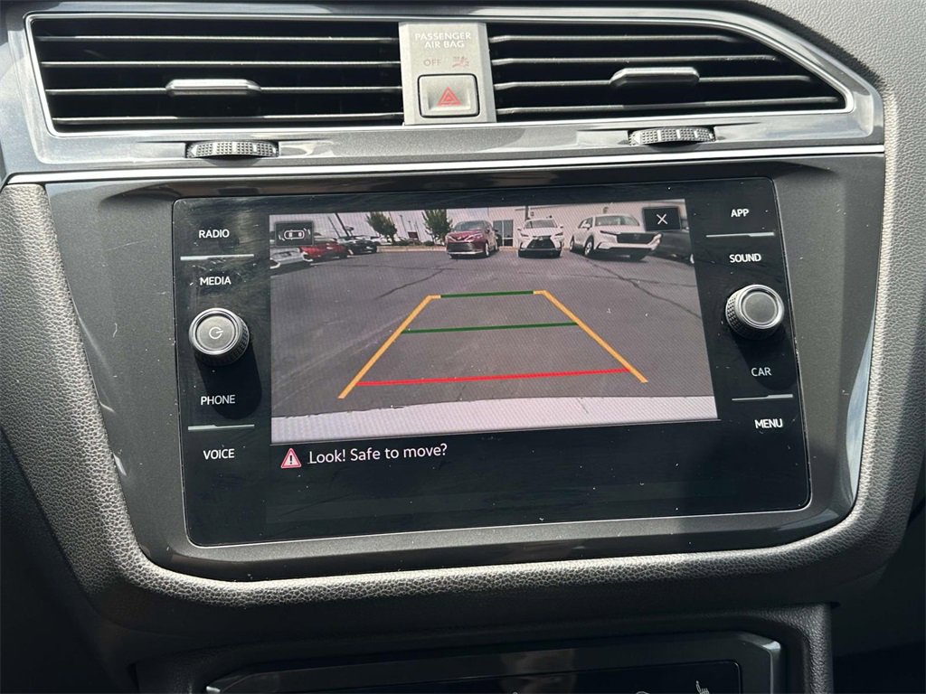 Used 2024 Volkswagen Tiguan SE image 21