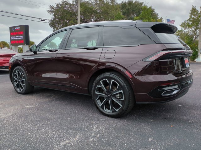 Used 2025 Lincoln Nautilus Reserve image 6