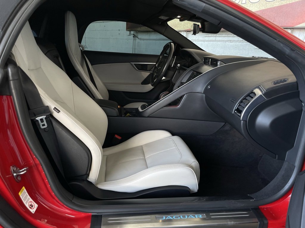 Used 2021 Jaguar F-TYPE P300 image 24