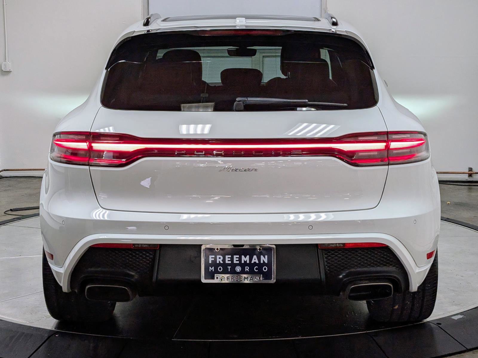 Used 2023 Porsche Macan image 8