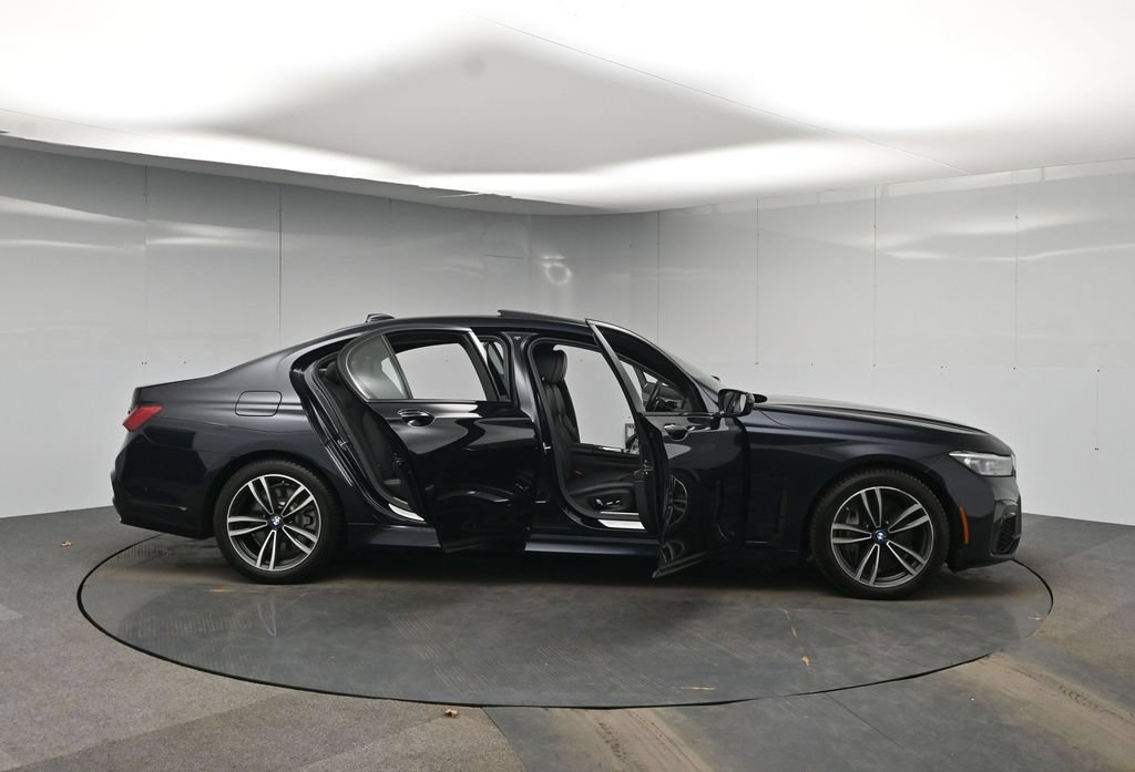 Used 2020 BMW 750i xDrive w/ M Sport Package AWD/4WD image 60