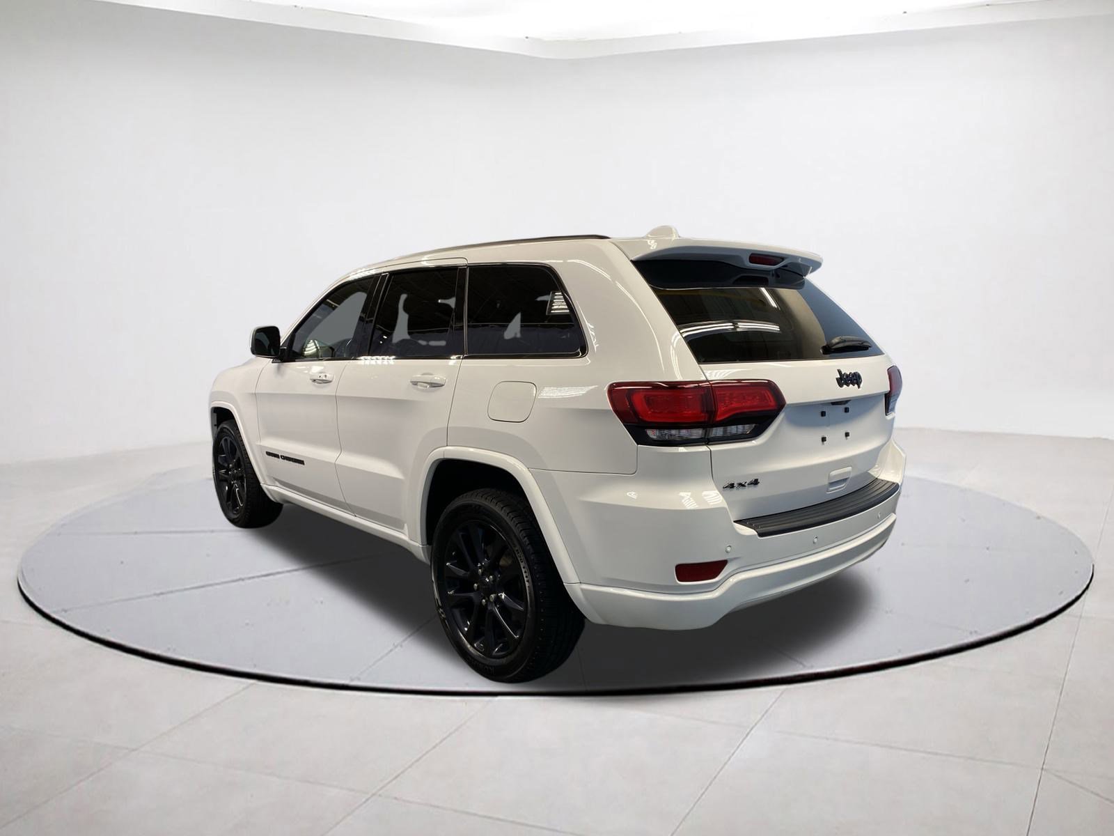 Certified 2020 Jeep Grand Cherokee Altitude image 4
