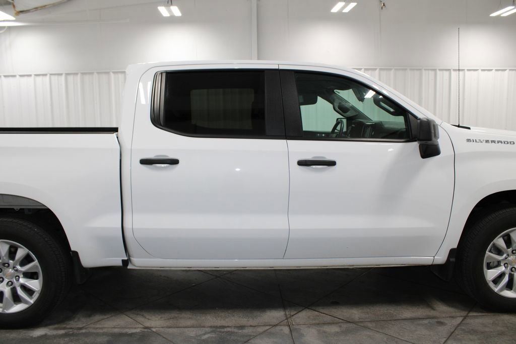 Used 2024 Chevrolet Silverado 1500 Custom image 11