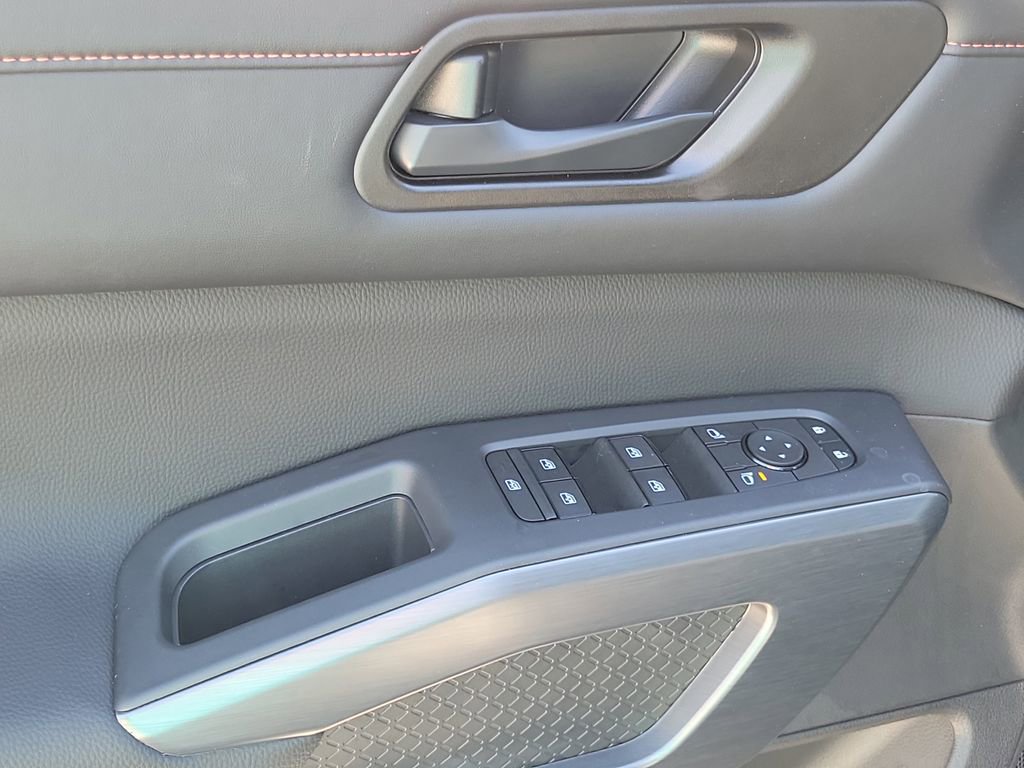 New 2025 Nissan Pathfinder Rock Creek image 21