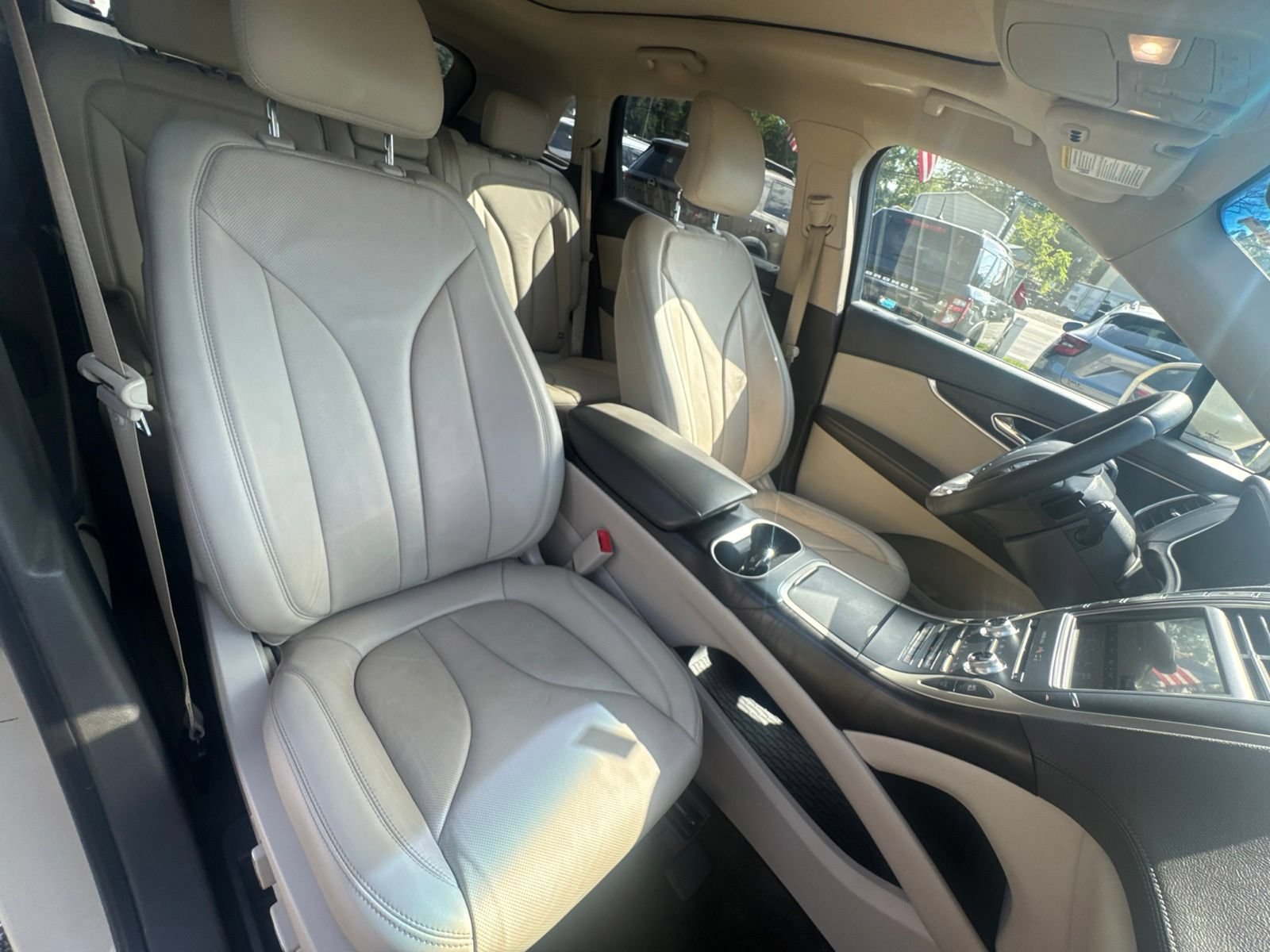 Used 2018 Lincoln MKX Reserve w/ Lincoln MKX Climate Package FWD image 14