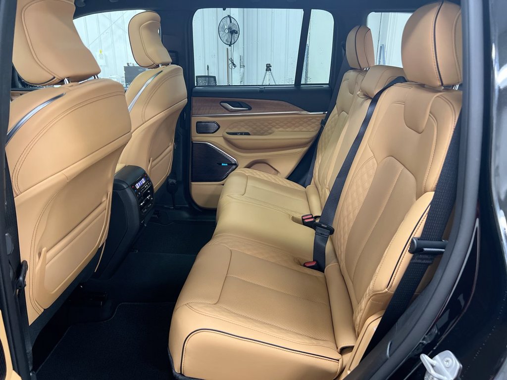 New 2026 Jeep Grand Cherokee Summit w/ Obsidian Package AWD/4WD image 24