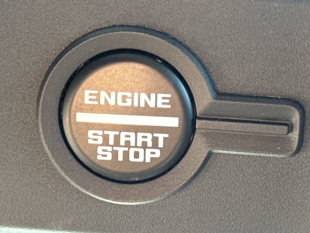 Used 2025 Ford Bronco Badlands AWD/4WD image 36