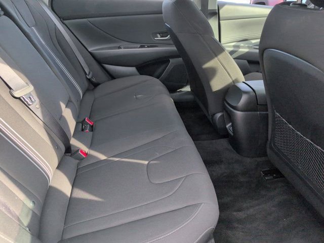 Used 2025 Hyundai Elantra SEL FWD image 30