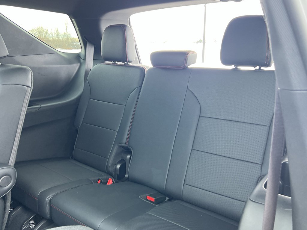 Used 2024 Chevrolet Traverse RS image 39