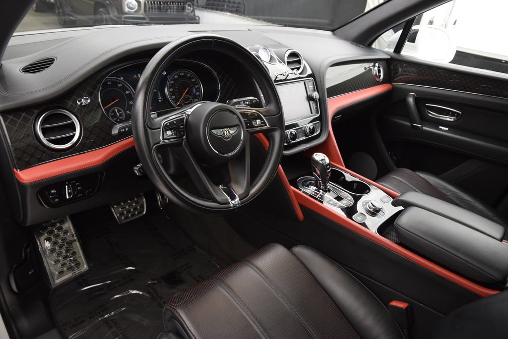 Used 2020 Bentley Bentayga Design Series AWD/4WD image 21