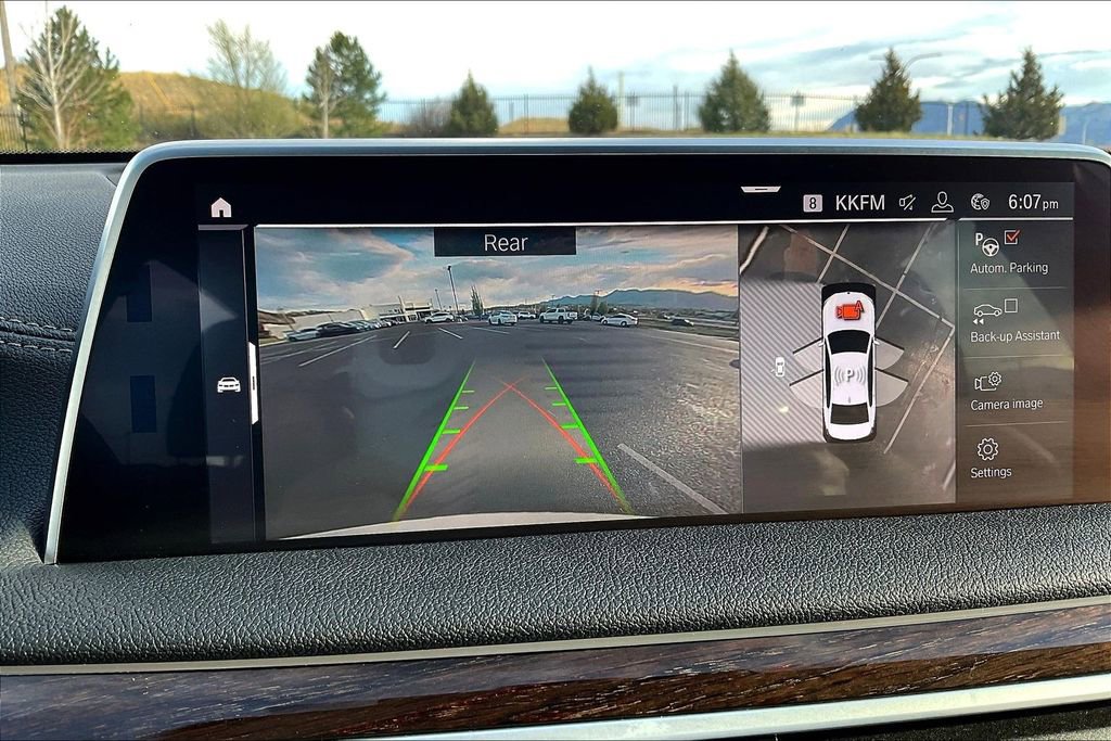 Used 2020 BMW 750i xDrive w/ Cold Weather Package AWD/4WD image 14