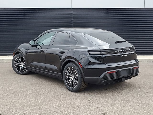 Used 2025 Porsche Macan 4 Electric image 3