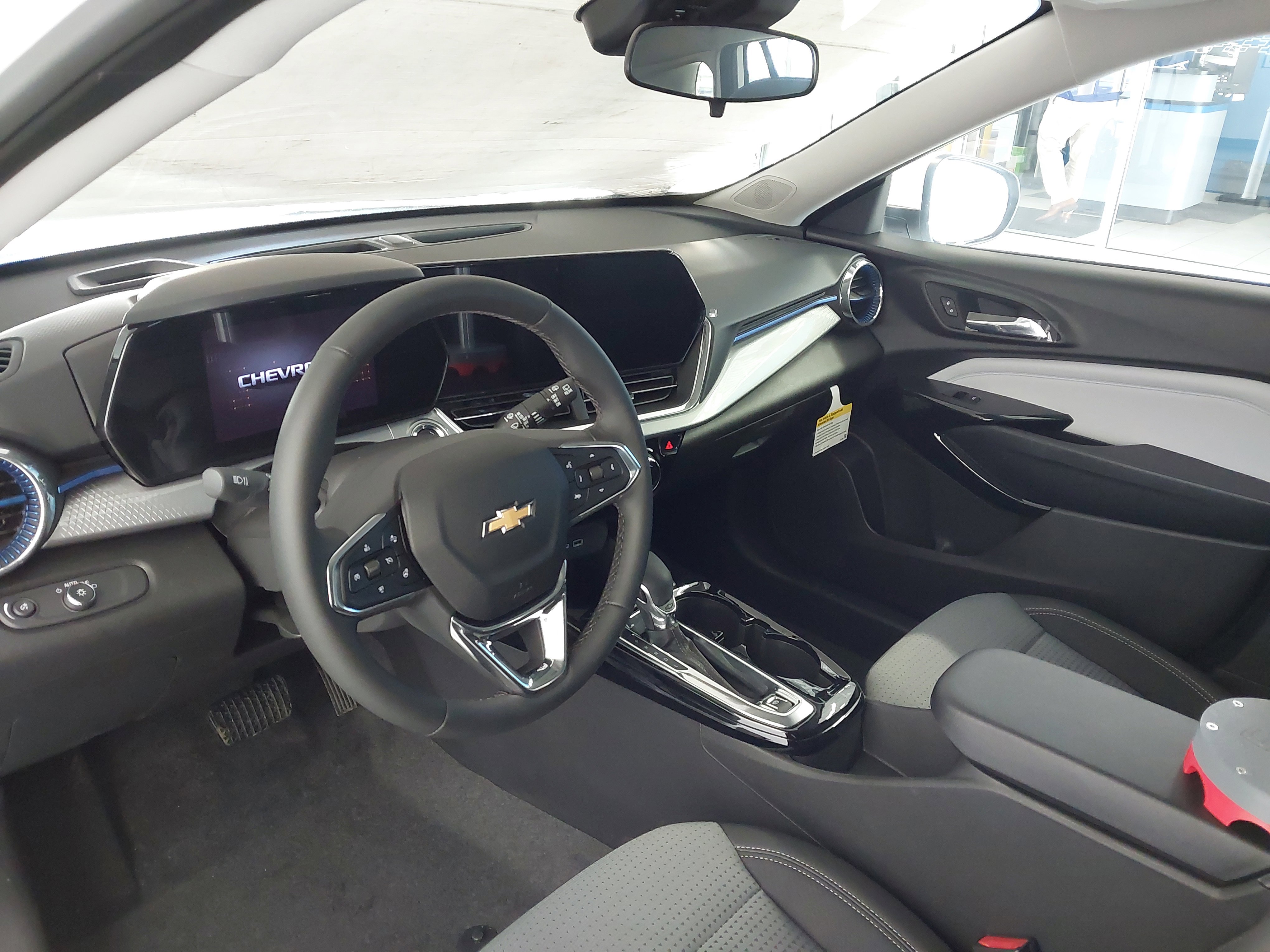 Used 2025 Chevrolet Trax LT w/ Driver Confidence Package FWD video 2