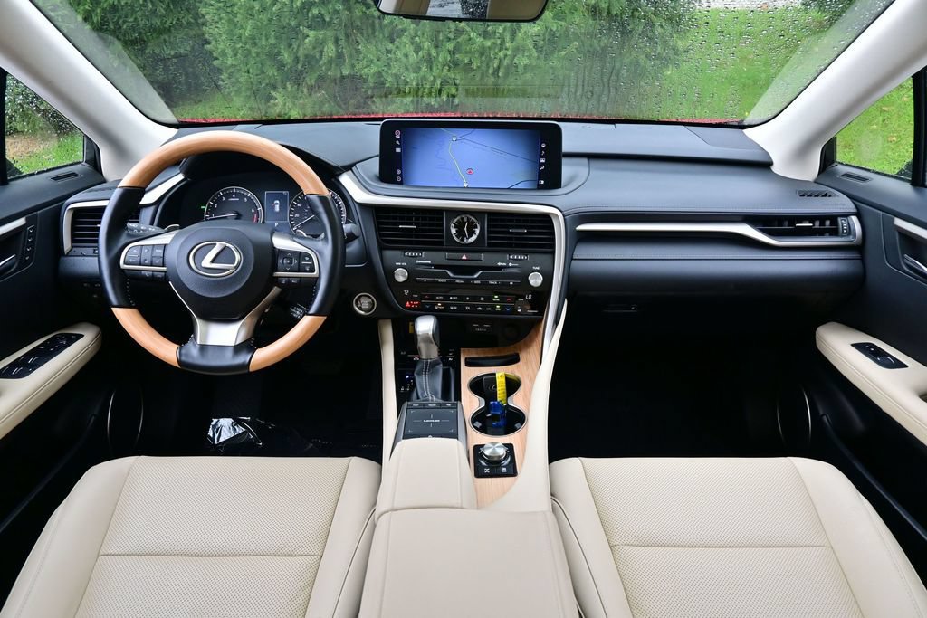 Used 2022 Lexus RX 350L Premium w/ Premium Package AWD/4WD image 25
