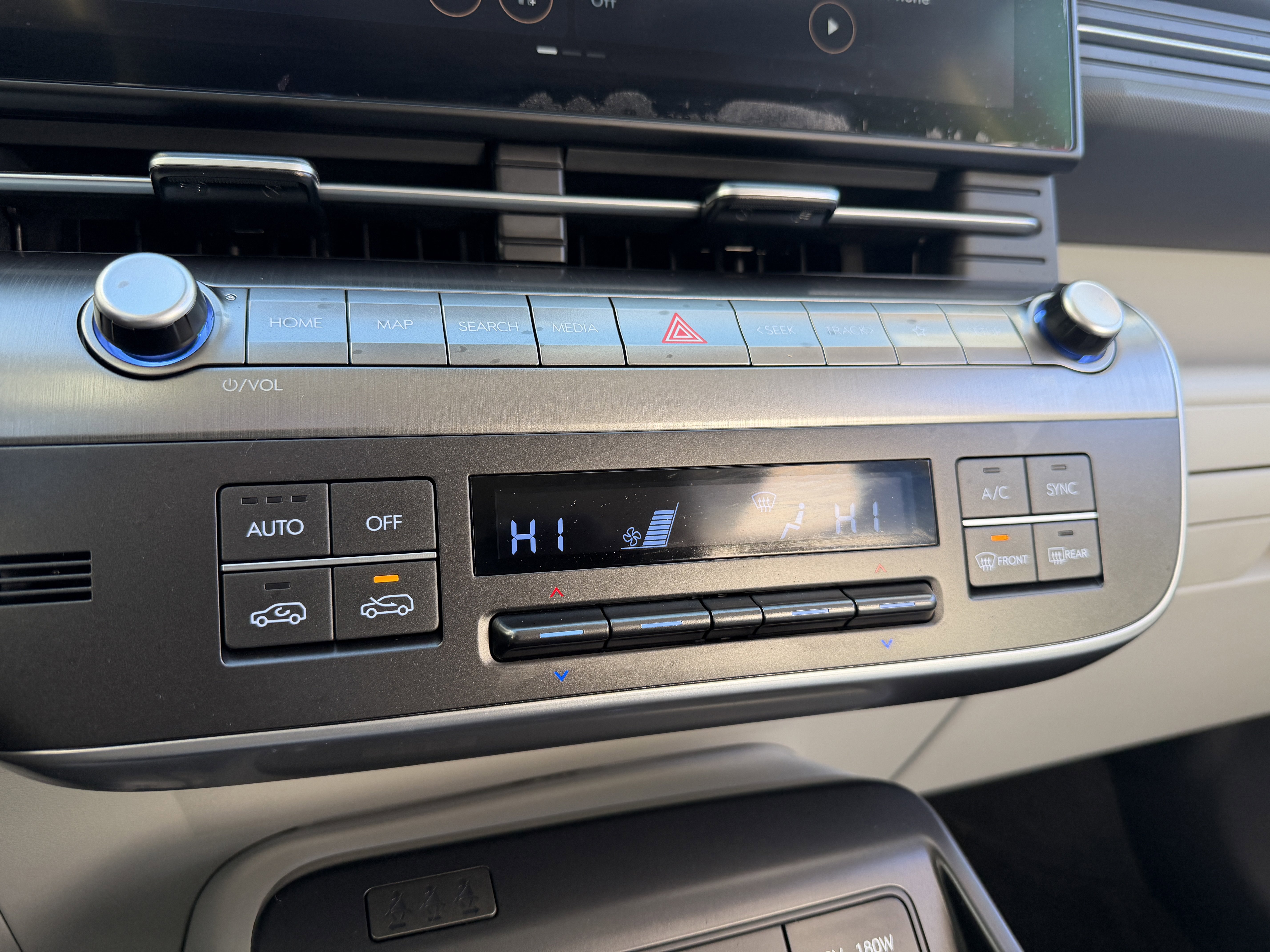 Certified 2025 Hyundai Kona SEL image 33