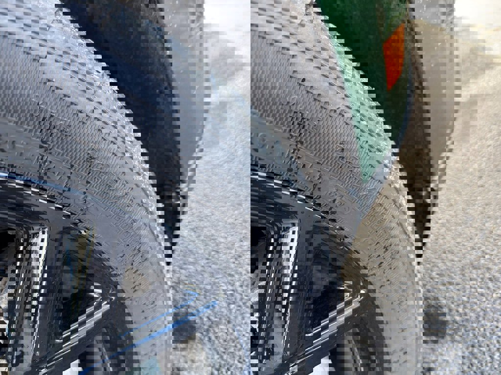 New 2025 Ford Maverick Lariat w/ Black Appearance Package image 12