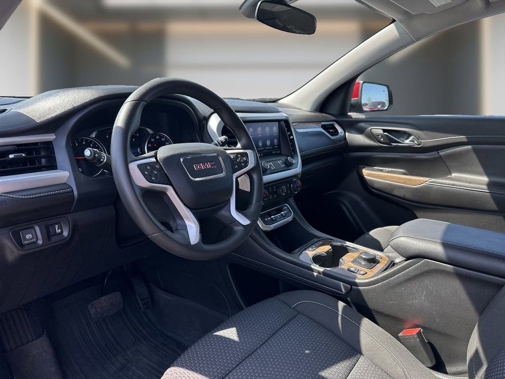 Certified 2023 GMC Acadia SLE w/ Driver Convenience Package image 10