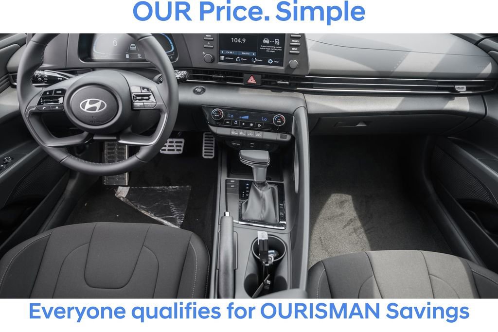 New 2025 Hyundai Elantra Sport image 16