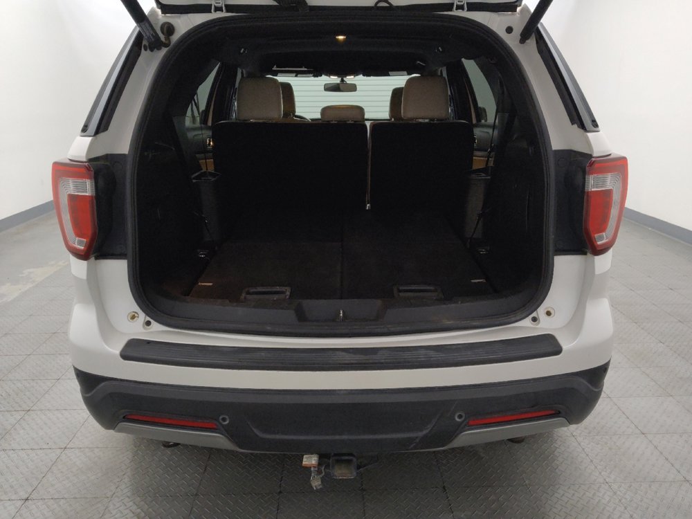 Used 2019 Ford Explorer XLT w/ Equipment Group 202A AWD/4WD image 29