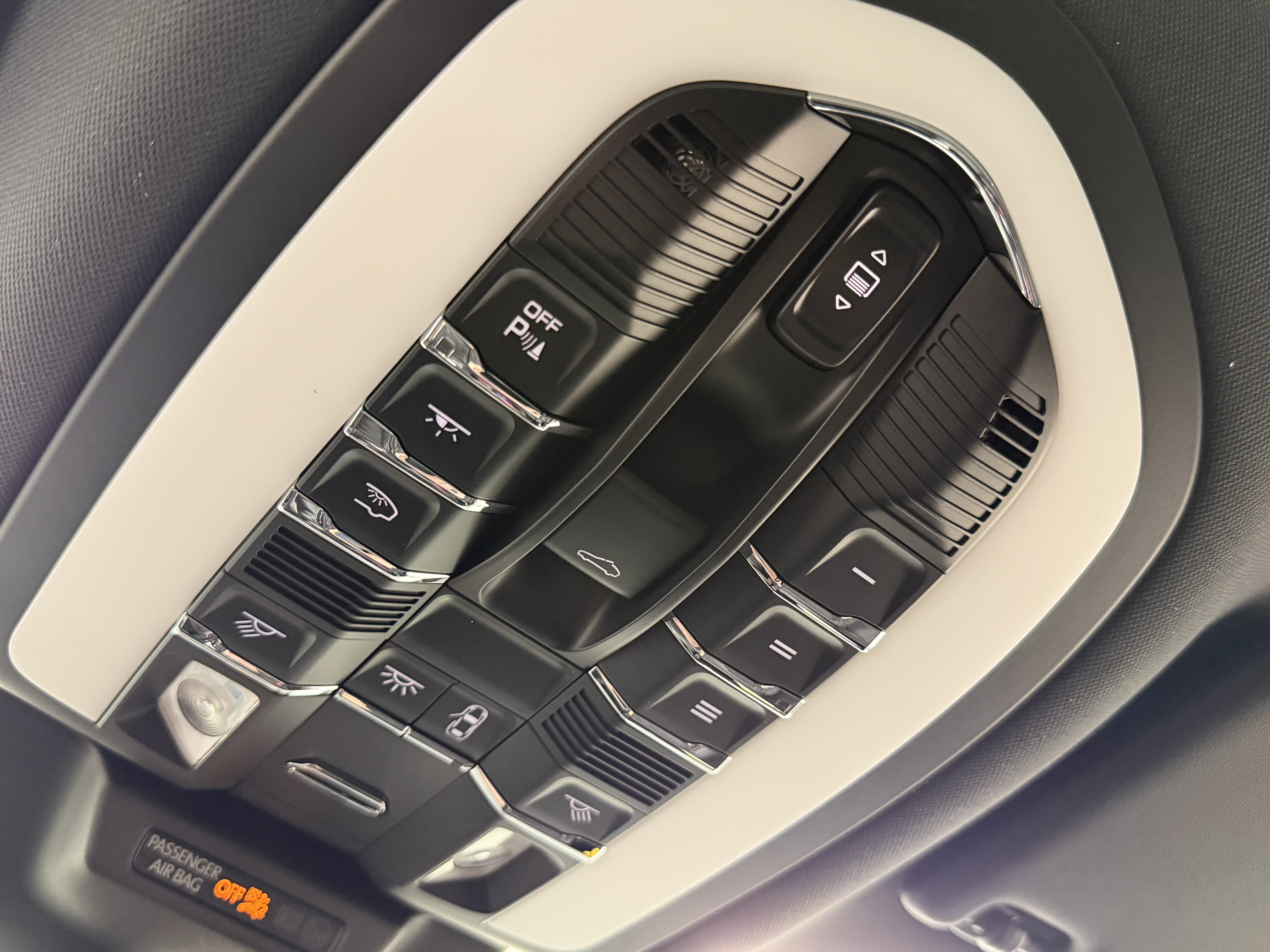 New 2026 Porsche Macan AWD/4WD image 35