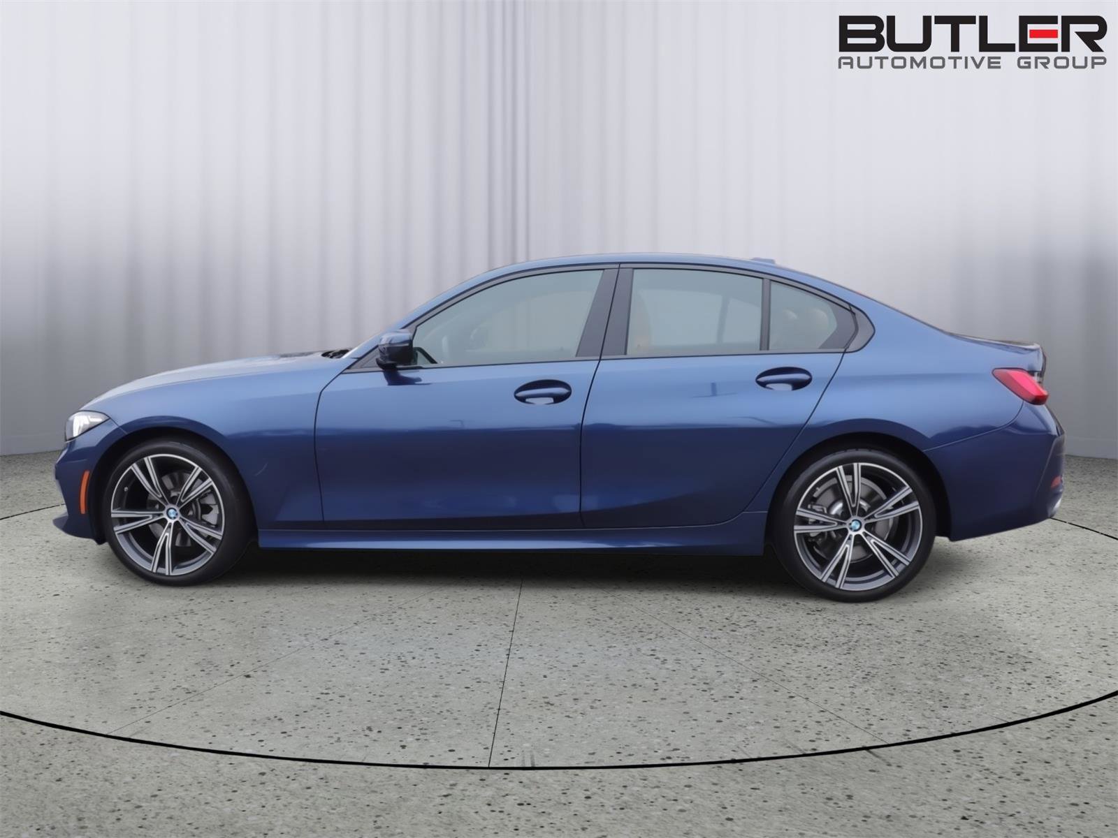 Used 2023 BMW 330i Sedan w/ Driving Assistance Package image 4