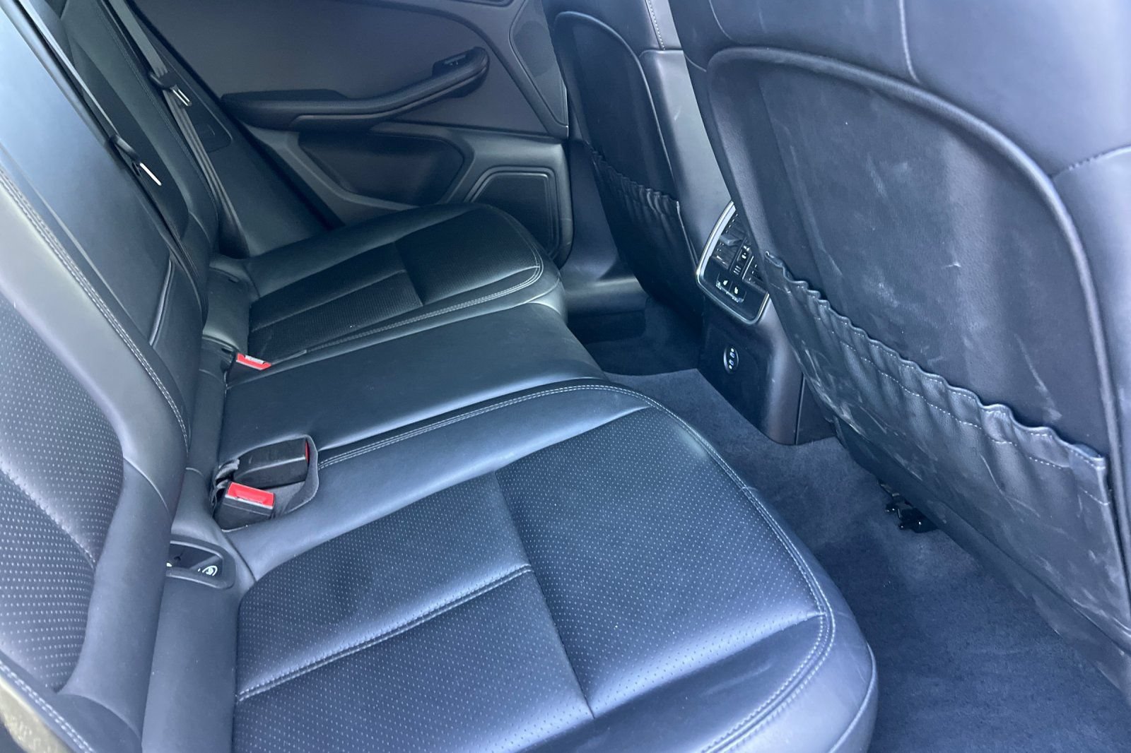 Used 2024 Porsche Macan AWD/4WD image 18