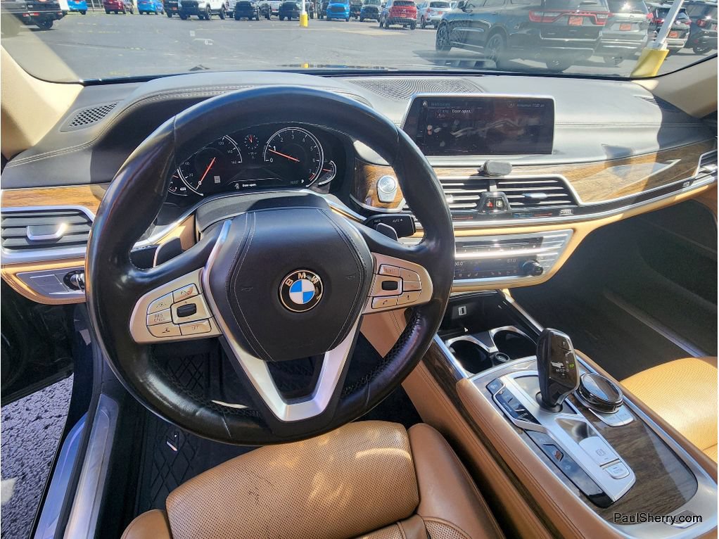 Used 2017 BMW 740i xDrive AWD/4WD image 26