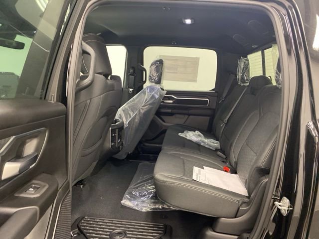 New 2026 RAM 1500 4x4 Crew Cab image 21