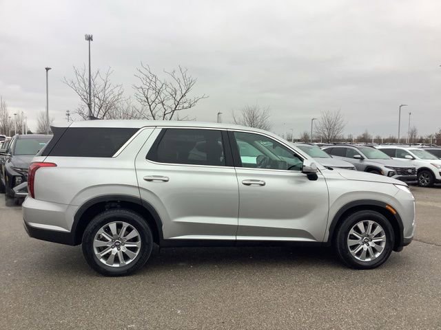Used 2023 Hyundai Palisade SE image 4