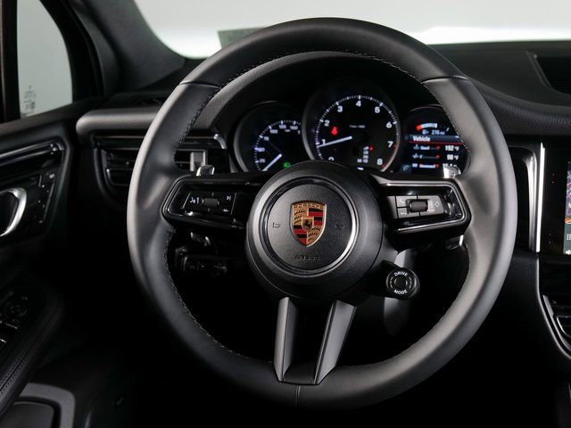 Certified 2026 Porsche Macan AWD/4WD image 16