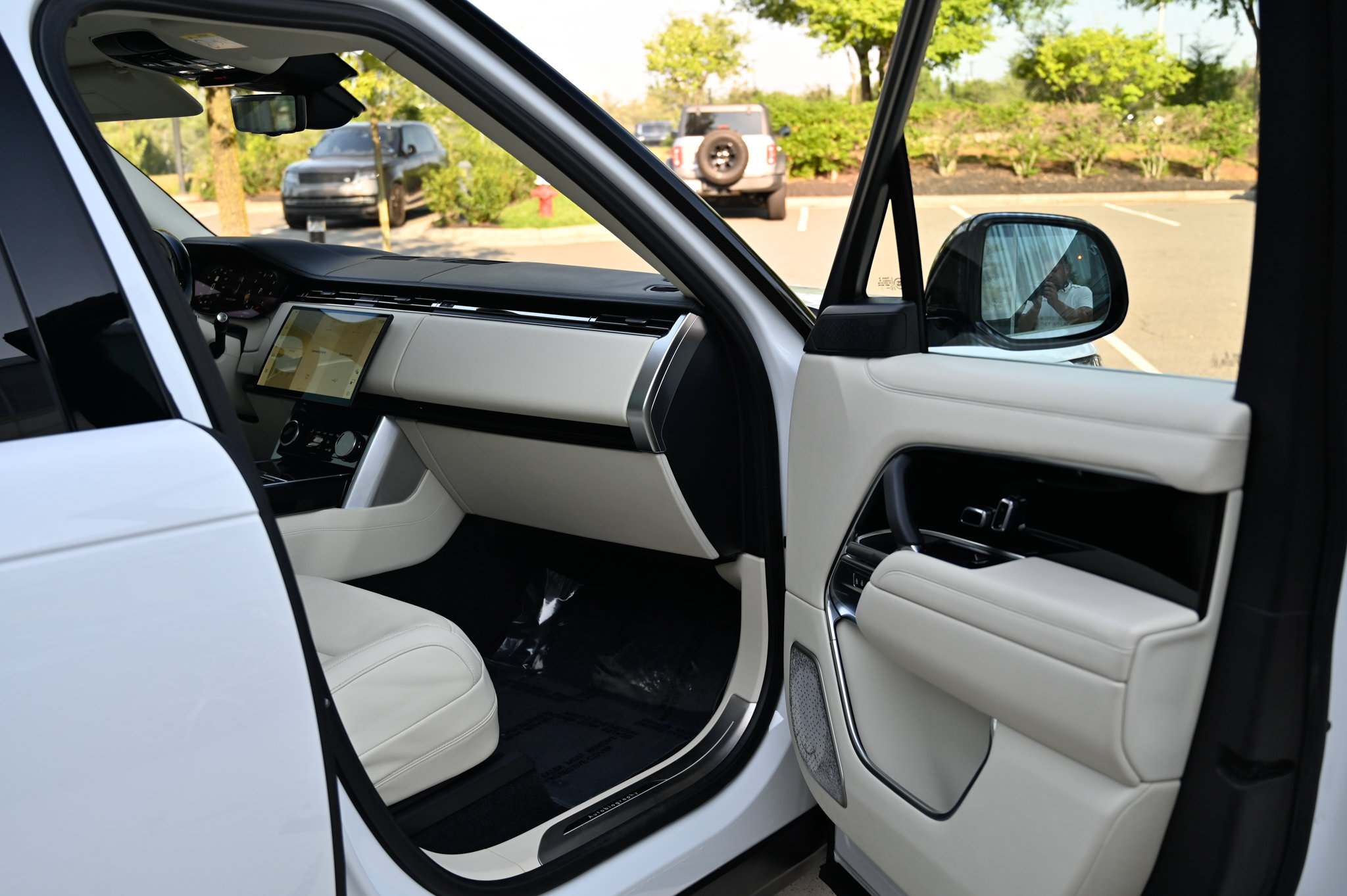 Used 2023 Land Rover Range Rover Long Wheelbase Autobiography AWD/4WD image 58