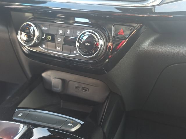 New 2026 Chevrolet Trax RS w/ Sunroof Package image 21