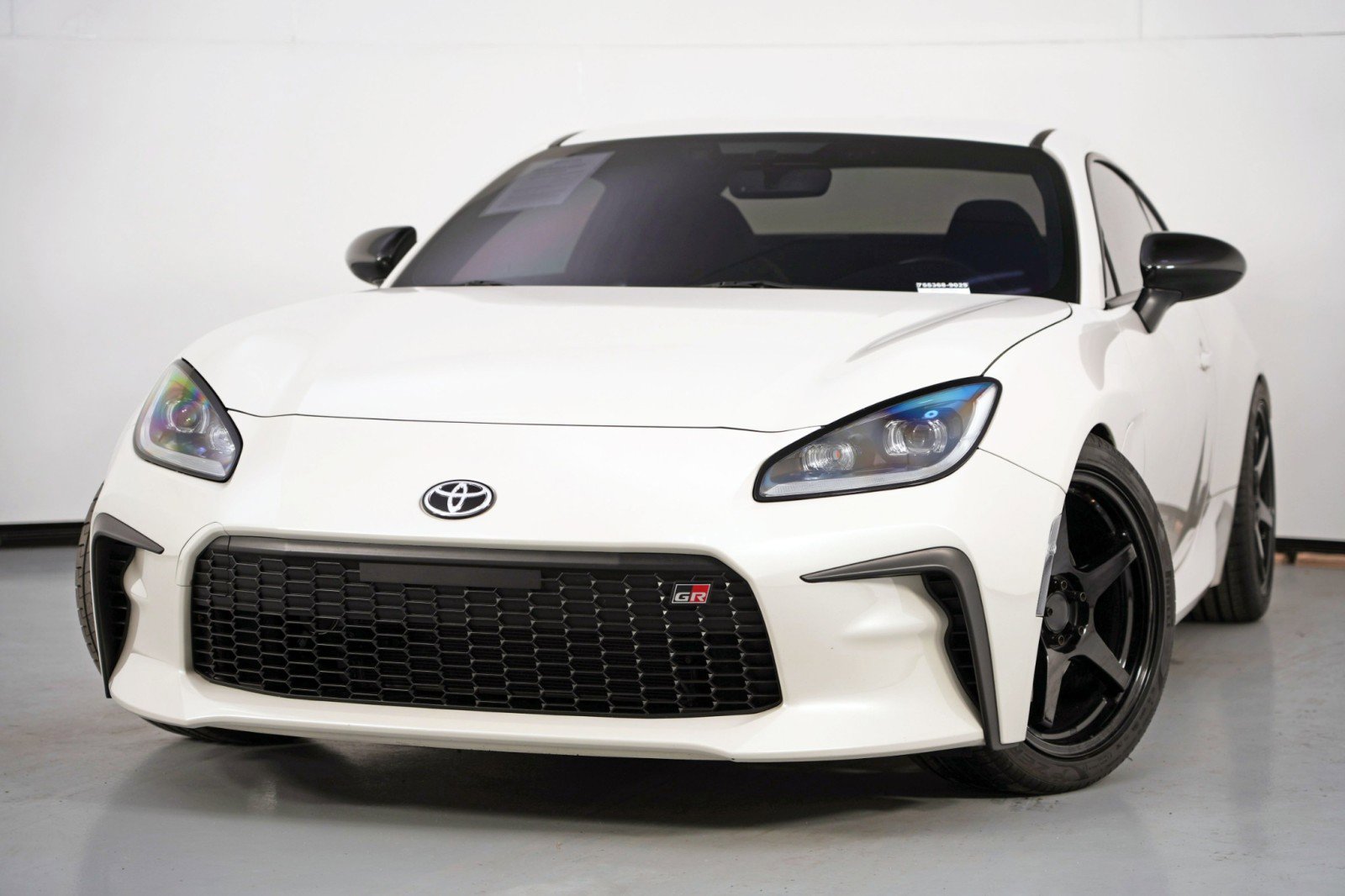 Used 2024 Toyota GR86 Premium image 3