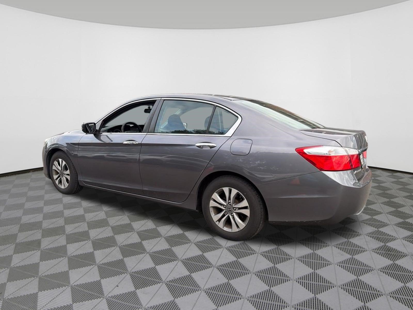 Used 2015 Honda Accord LX image 4