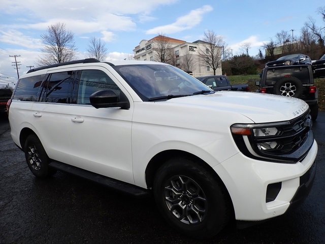 Used 2025 Ford Expedition Active image 3