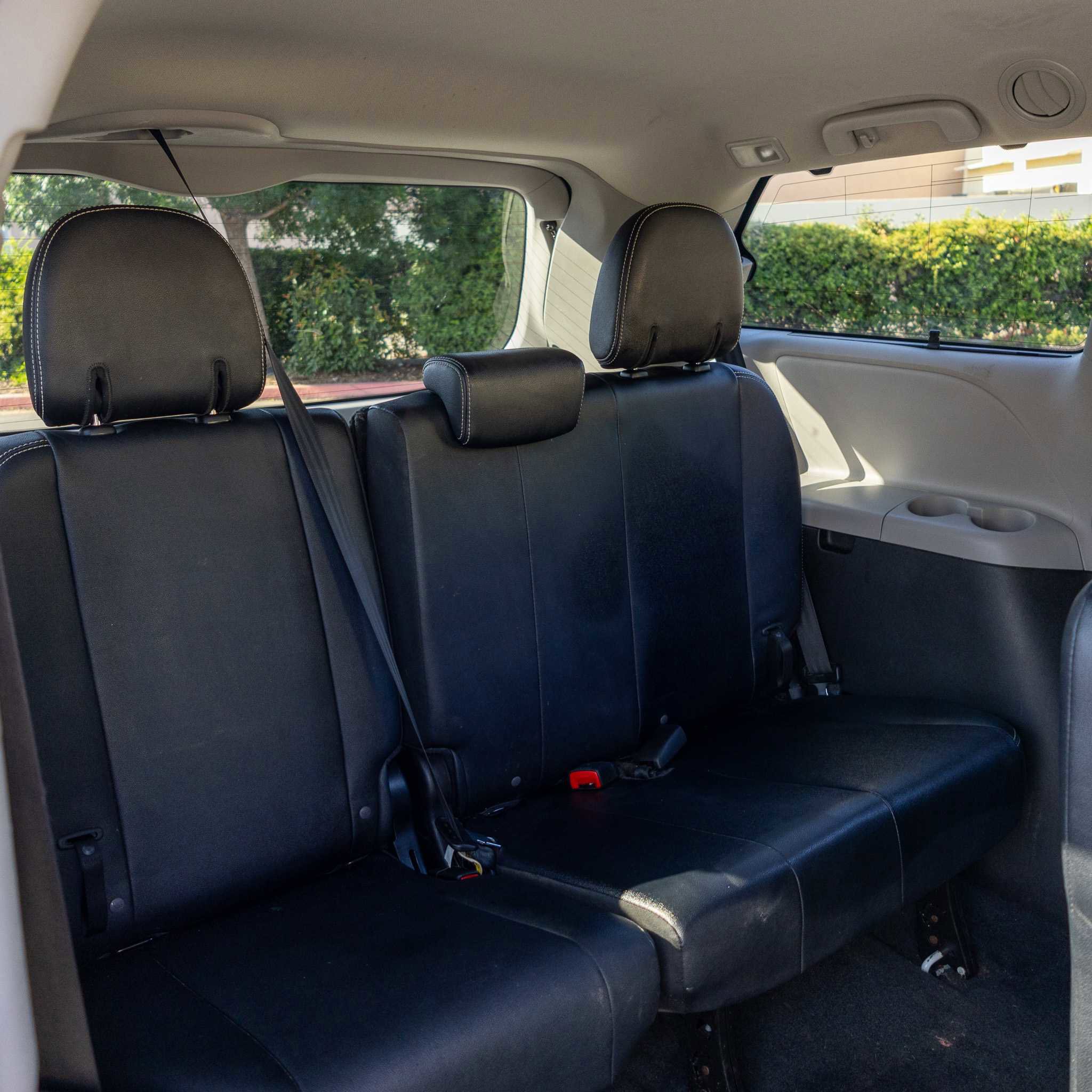 Used 2015 Toyota Sienna SE image 22